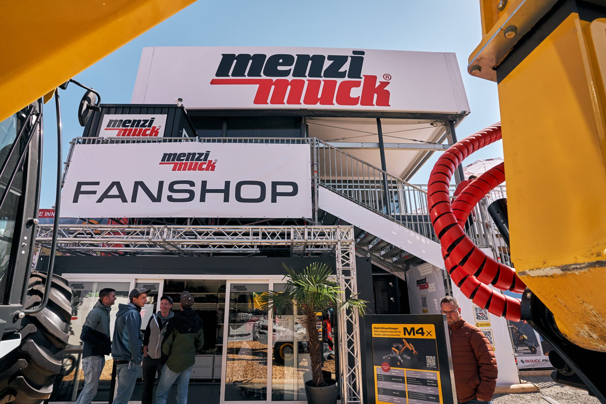 Palas-Zelt von Tent Dimensions beim MenziMuck auf der Bauma 2025, modular aufgebaut für Messe-Events